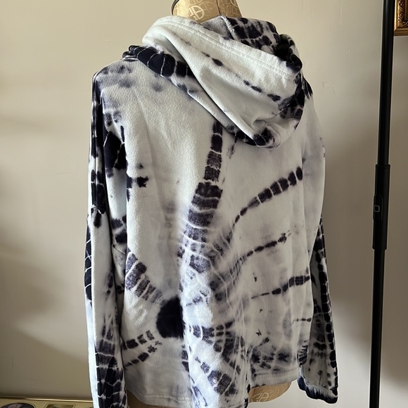 NWT Women’s Bamboo Spiral White/Indigo Tie-Dye French Terry Short Set - Picture 5 of 9